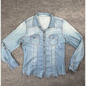 Maurices Women's Light Wash Denim snap Shirt Pockets L cowboycore rodeo cowgirl